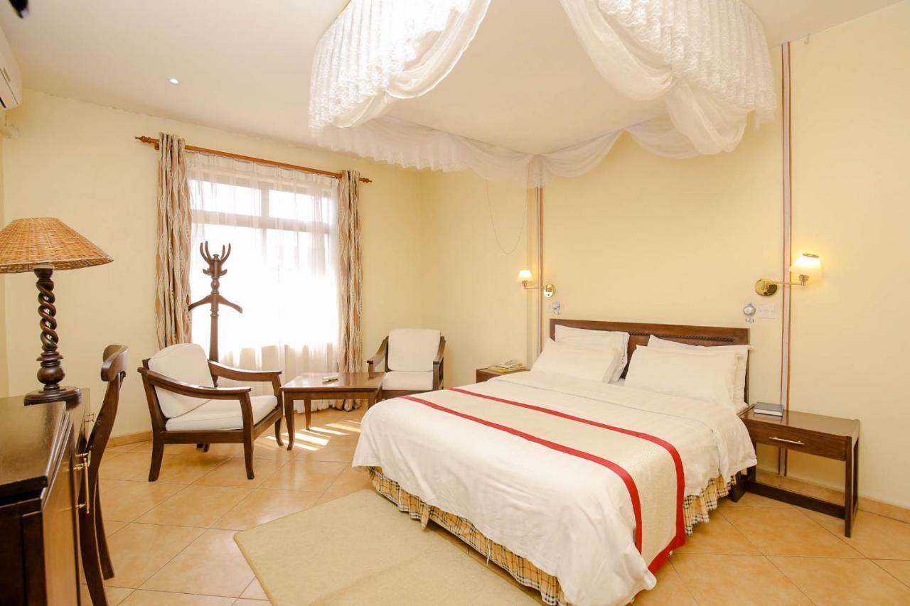 New Safari Hotel Arusha Buitenkant foto