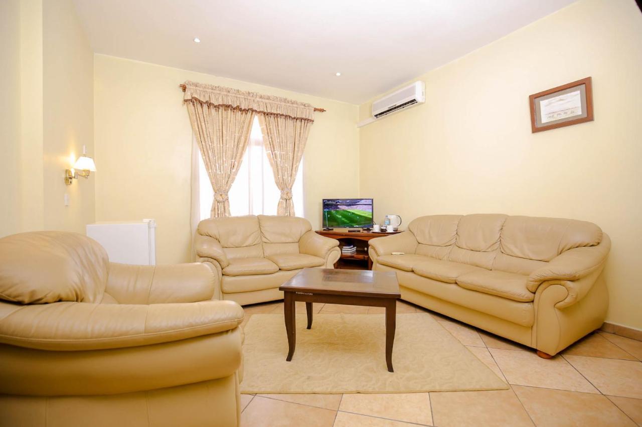 New Safari Hotel Arusha Buitenkant foto