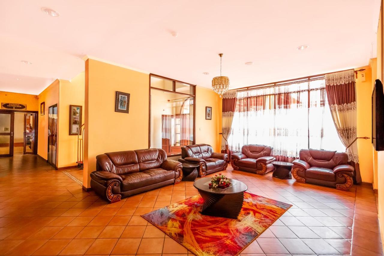 New Safari Hotel Arusha Buitenkant foto
