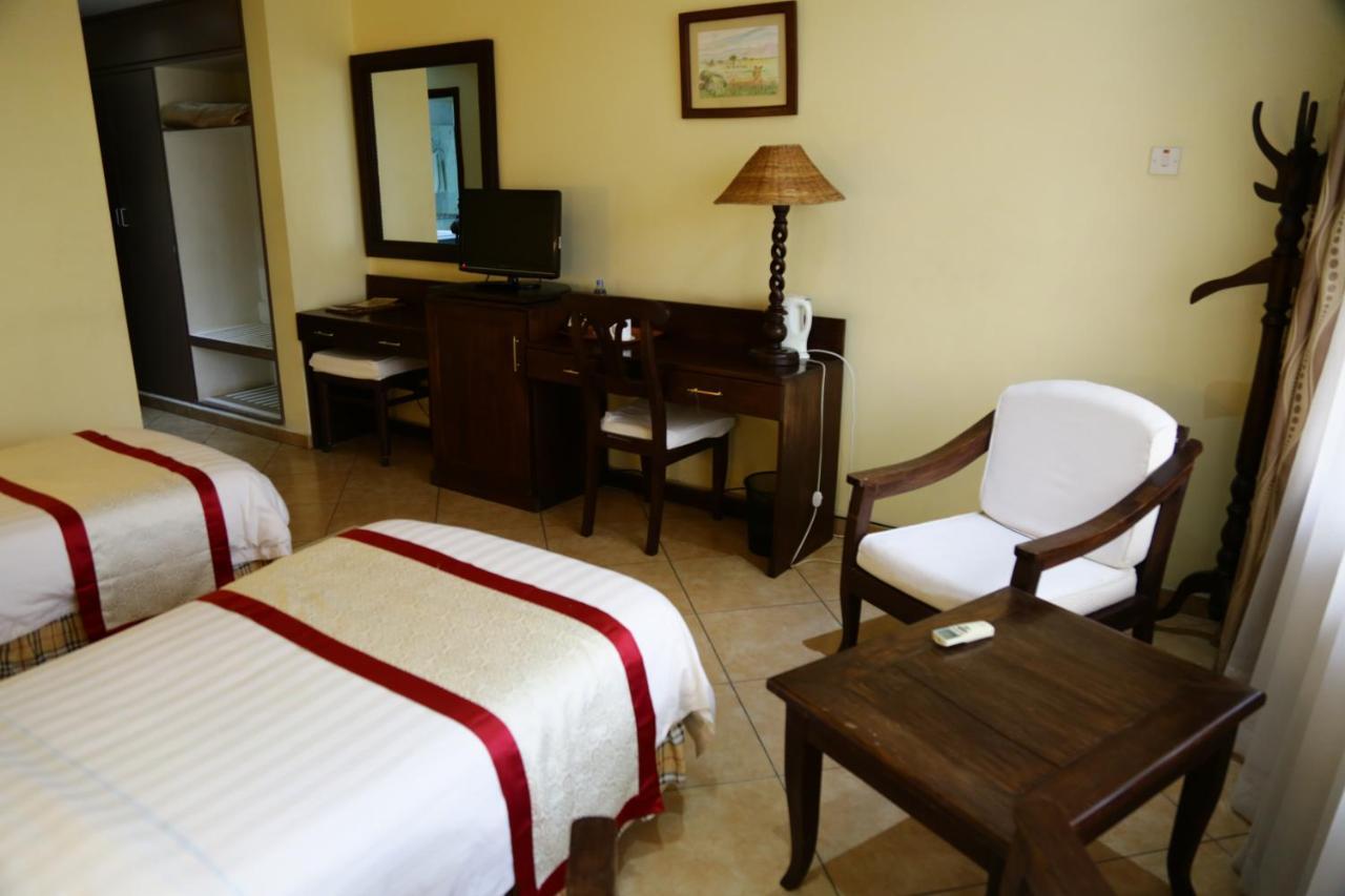 New Safari Hotel Arusha Buitenkant foto